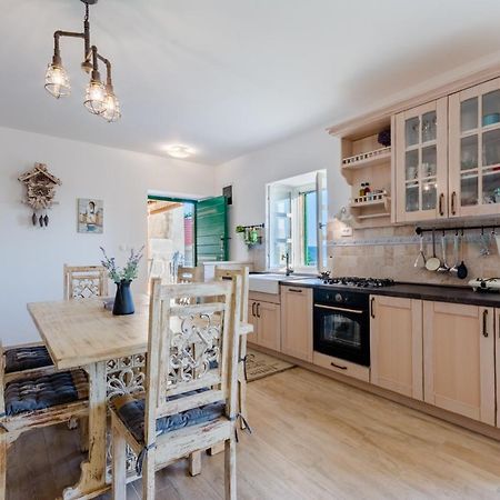 Holiday Home Rustic Kraljici Екстериор снимка